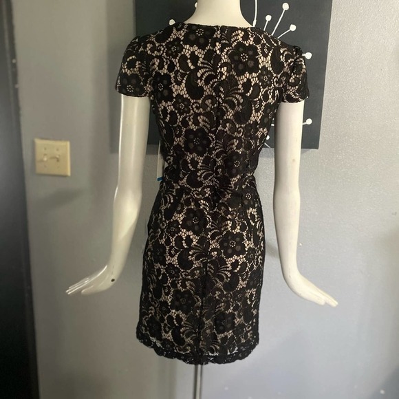 NWT - Ivy & Blu Women's Lace Dress W/ Cap Sleeve Dress 6 - Picture 6 of 8
